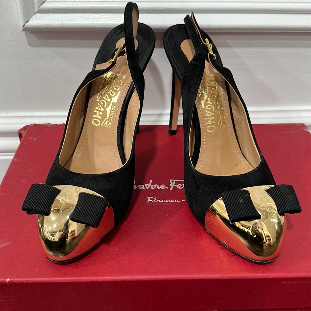 Salvatore Ferragamo Suede Sling Back Heel w/ Gold toe Sz 7